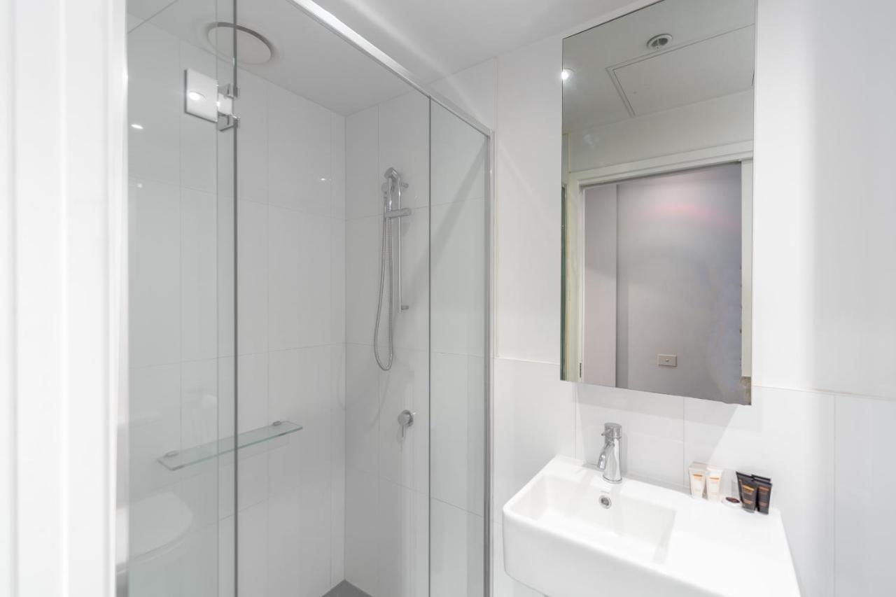 Aura2107, 2 Bedroom Apartment With Balcony, Stunning Yarra River And City Views Melbourne Luaran gambar