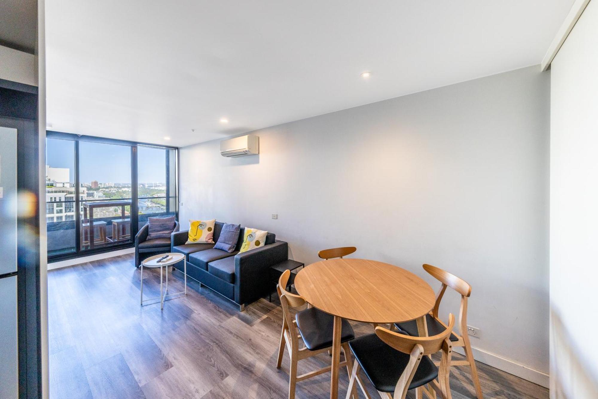 Aura2107, 2 Bedroom Apartment With Balcony, Stunning Yarra River And City Views Melbourne Luaran gambar